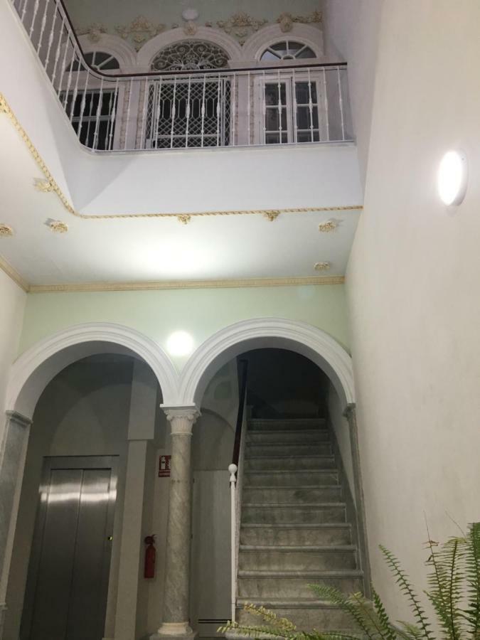 Apartamento Nuevo En Casa Tipo Palacio Cádiz Eksteriør bilde